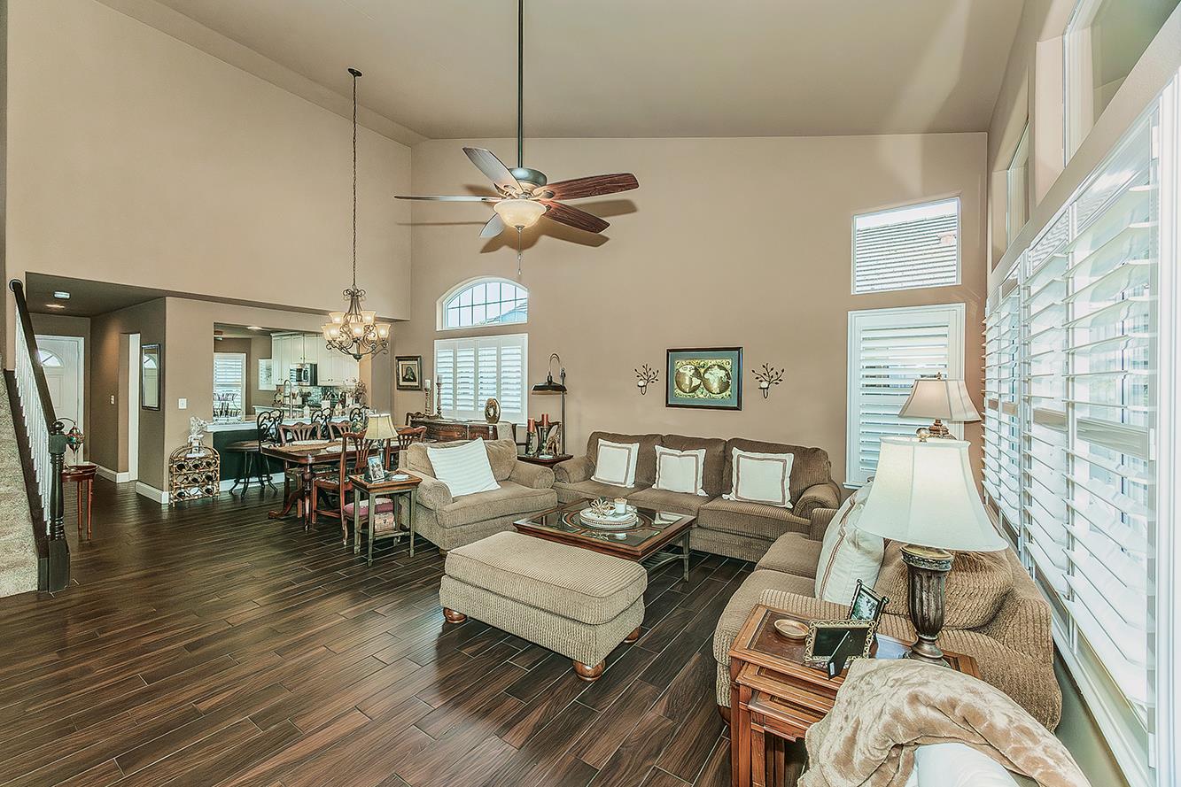 140 N Gayle Ave, Clovis, CA 93611