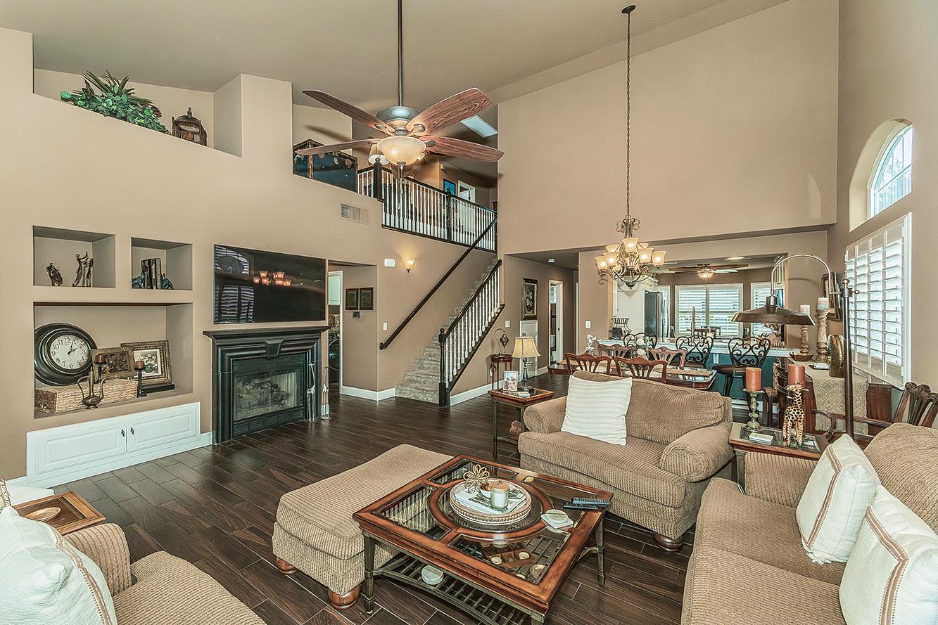 140 N Gayle Ave, Clovis, CA 93611