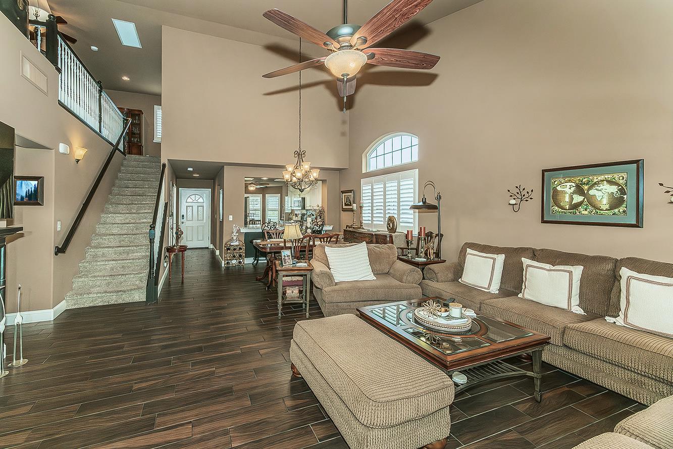 140 N Gayle Ave, Clovis, CA 93611