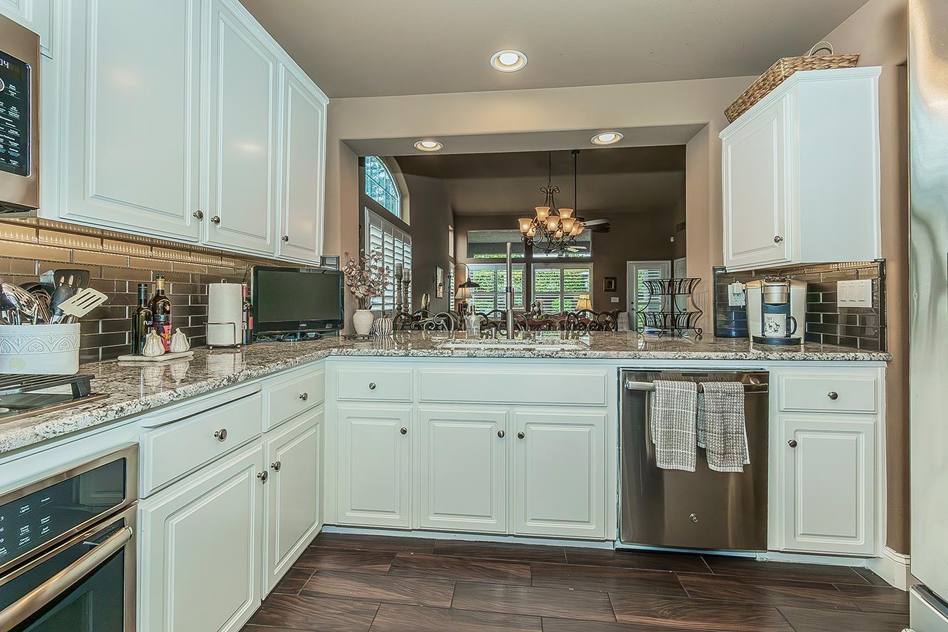 140 N Gayle Ave, Clovis, CA 93611