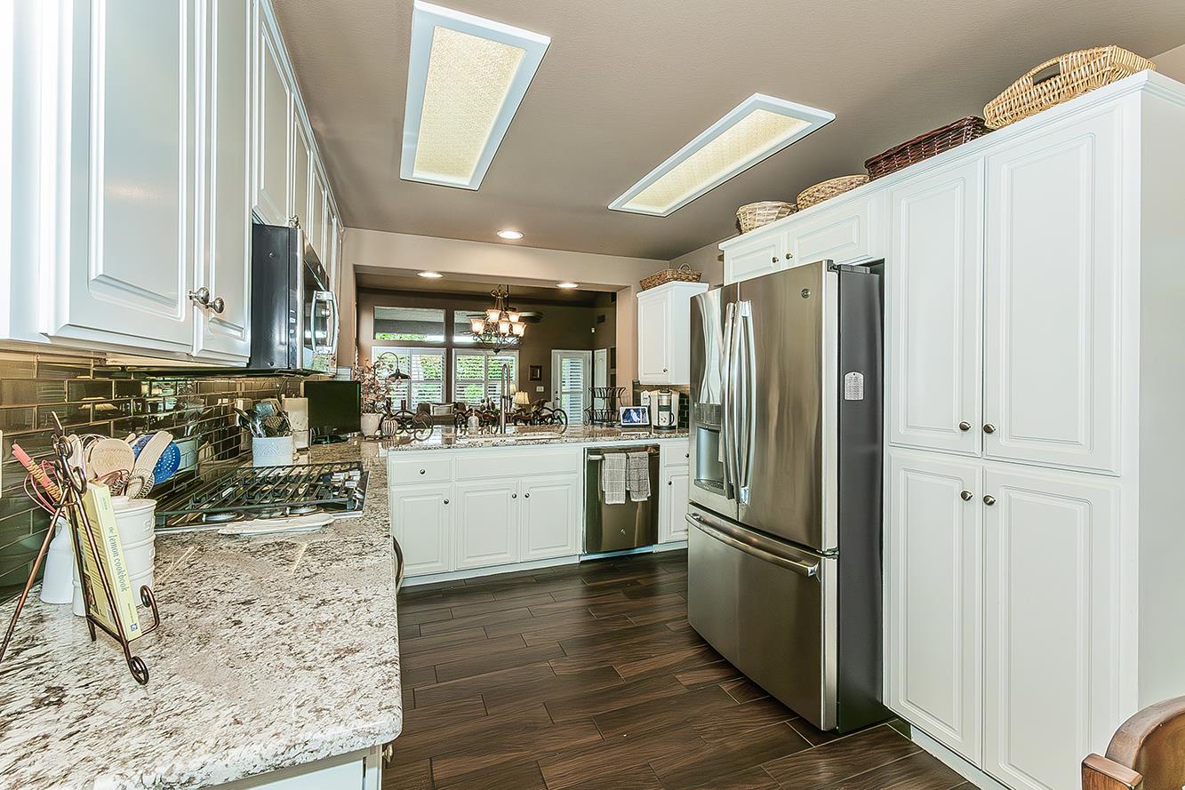 140 N Gayle Ave, Clovis, CA 93611