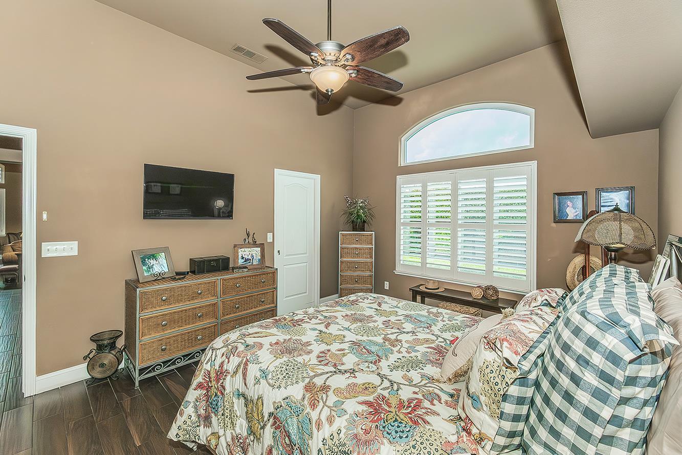 140 N Gayle Ave, Clovis, CA 93611