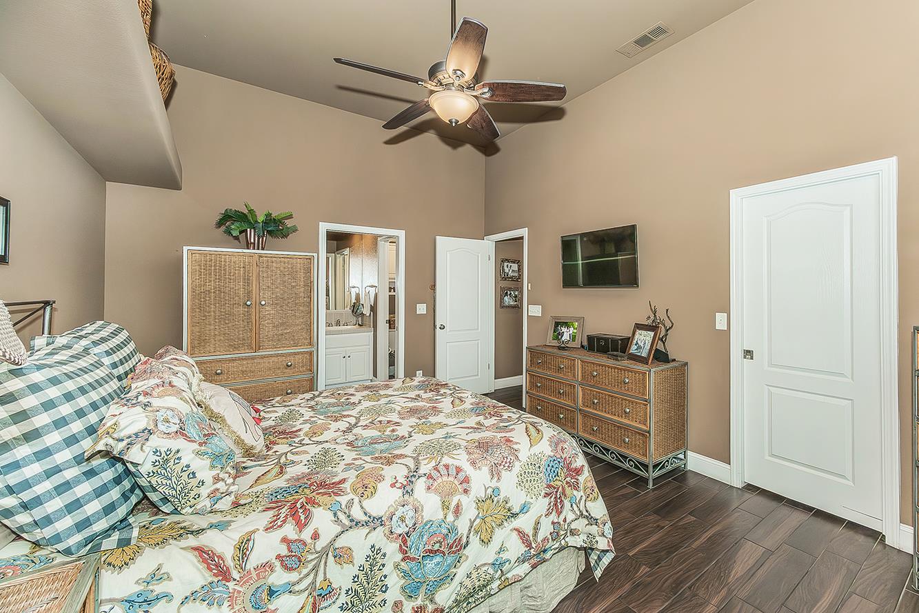 140 N Gayle Ave, Clovis, CA 93611