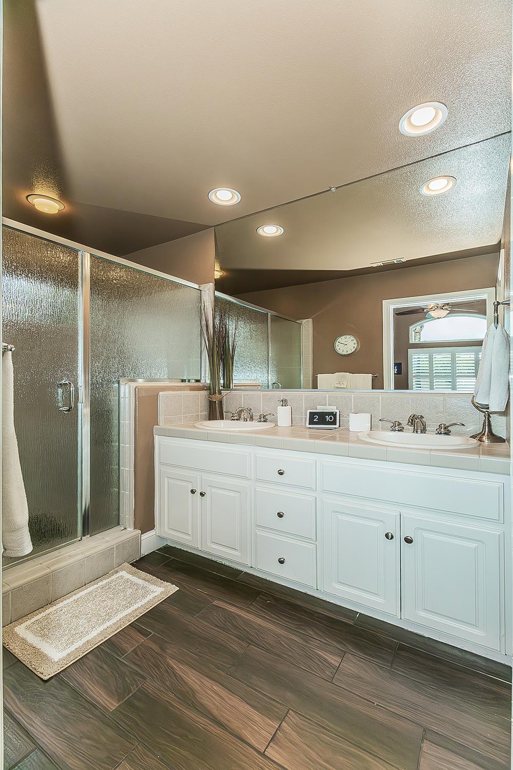 140 N Gayle Ave, Clovis, CA 93611