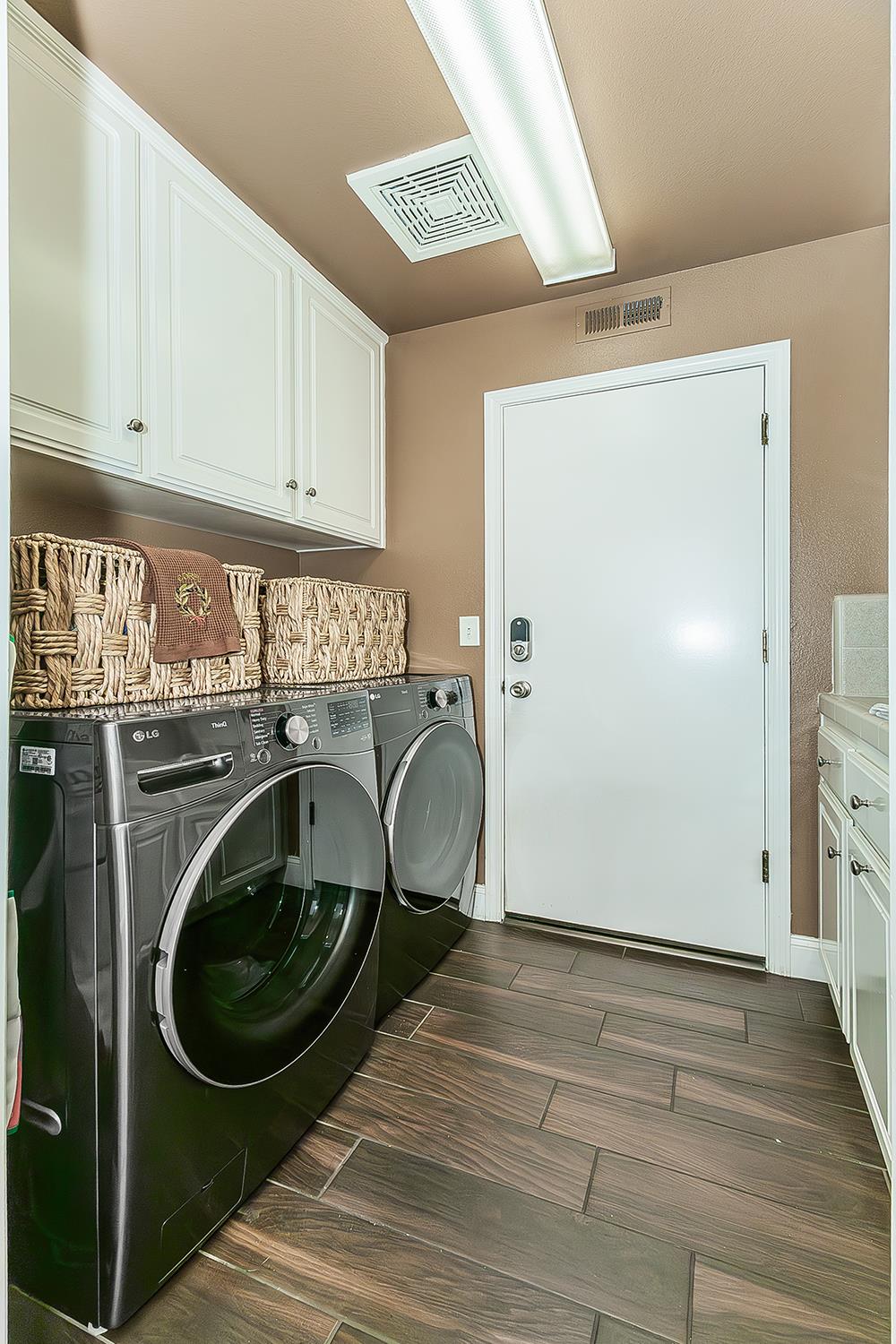 140 N Gayle Ave, Clovis, CA 93611