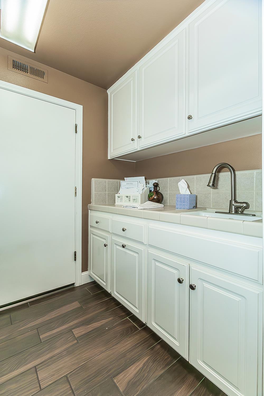 140 N Gayle Ave, Clovis, CA 93611