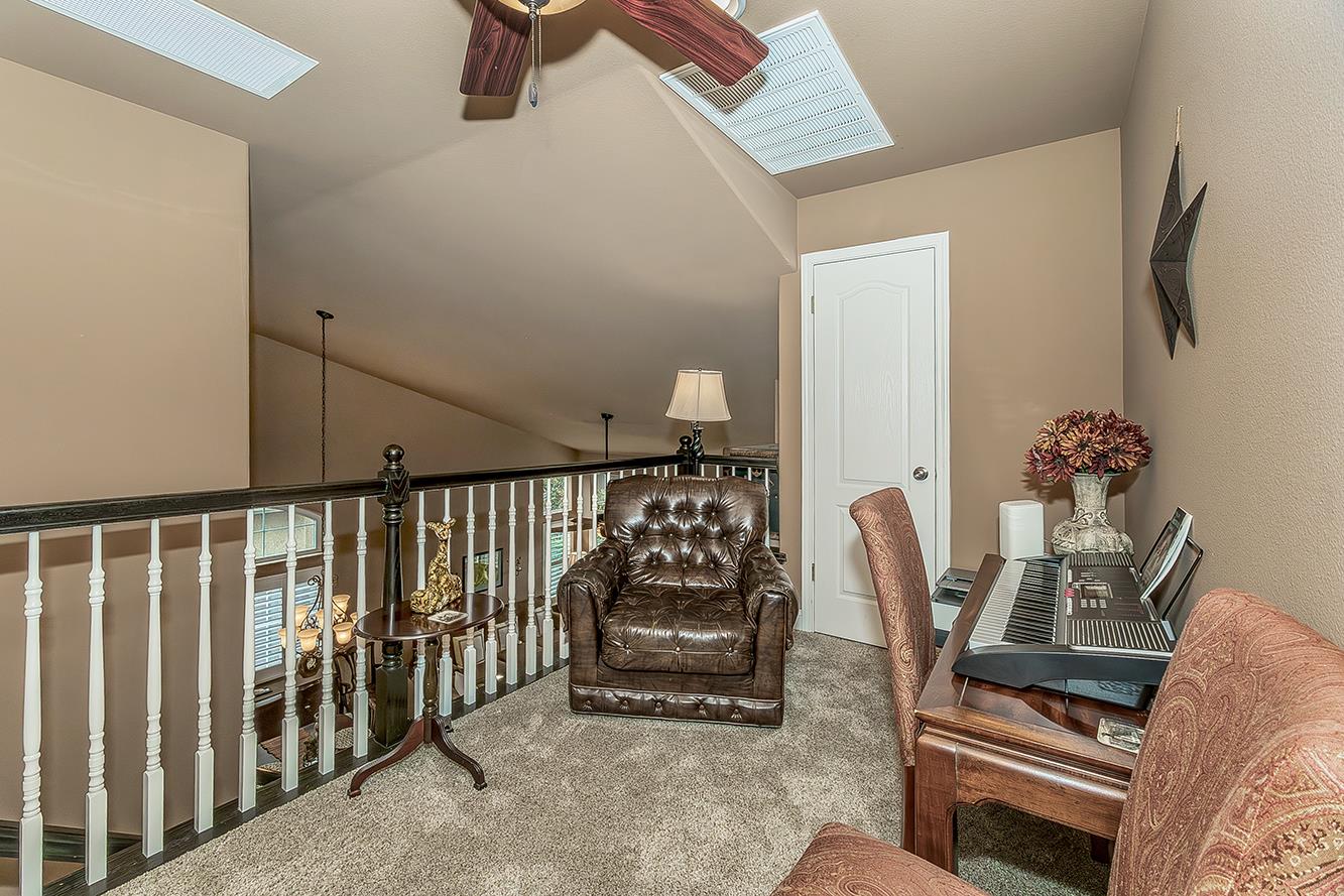 140 N Gayle Ave, Clovis, CA 93611