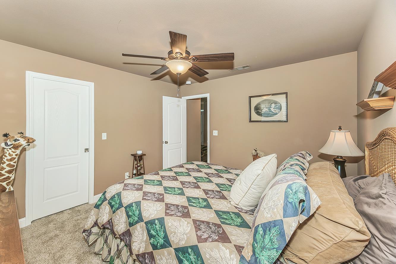 140 N Gayle Ave, Clovis, CA 93611