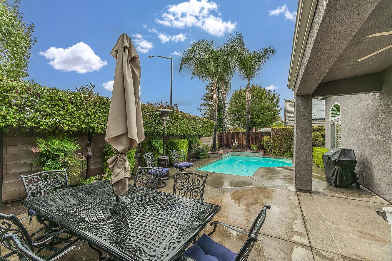 140 N Gayle Ave, Clovis, CA 93611