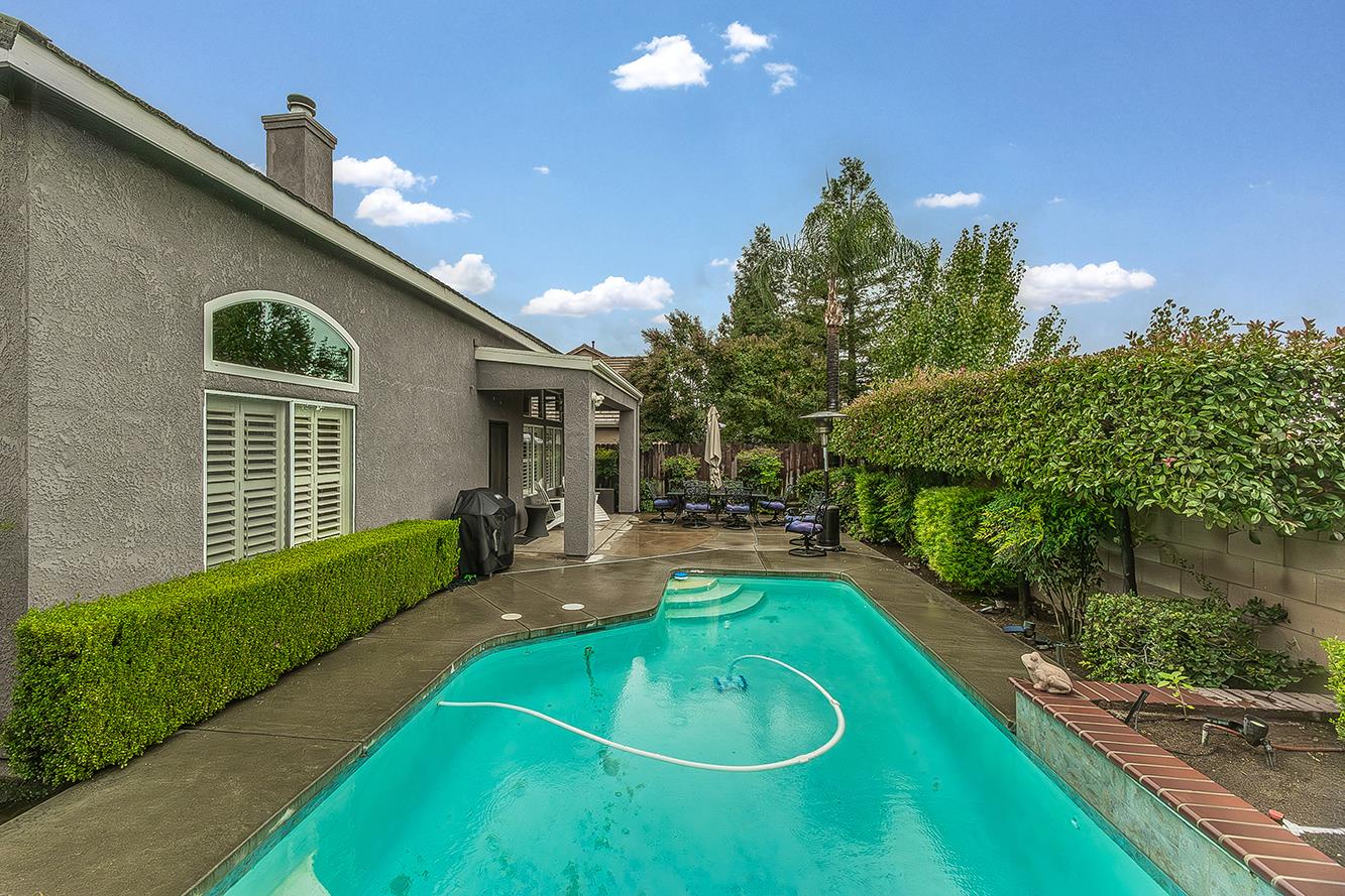 140 N Gayle Ave, Clovis, CA 93611