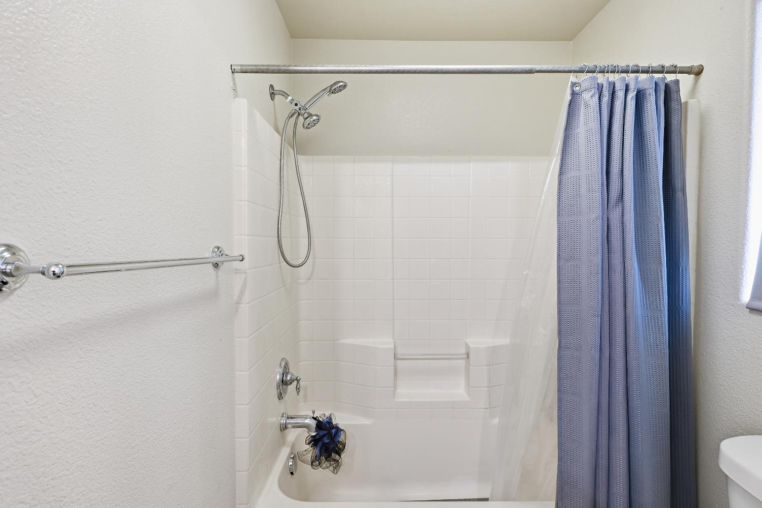 510 Parkridge Dr, Chowchilla, CA 93610