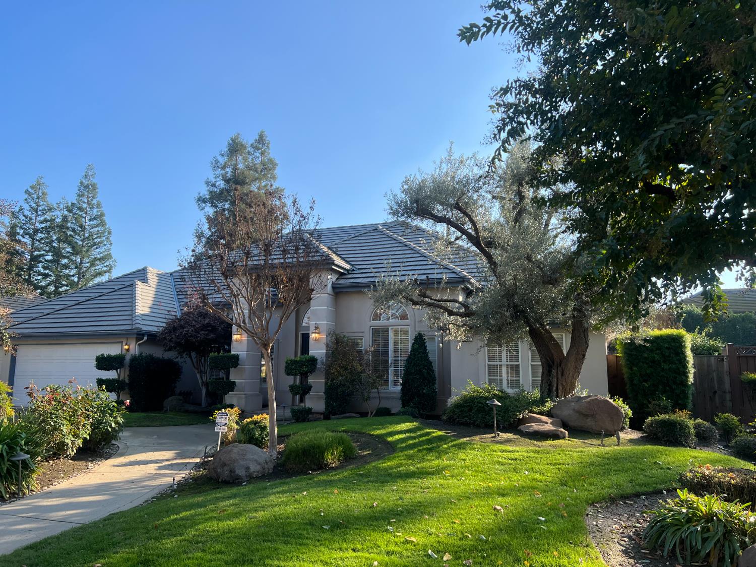 2563 W Fir Ave, Fresno, CA 93711