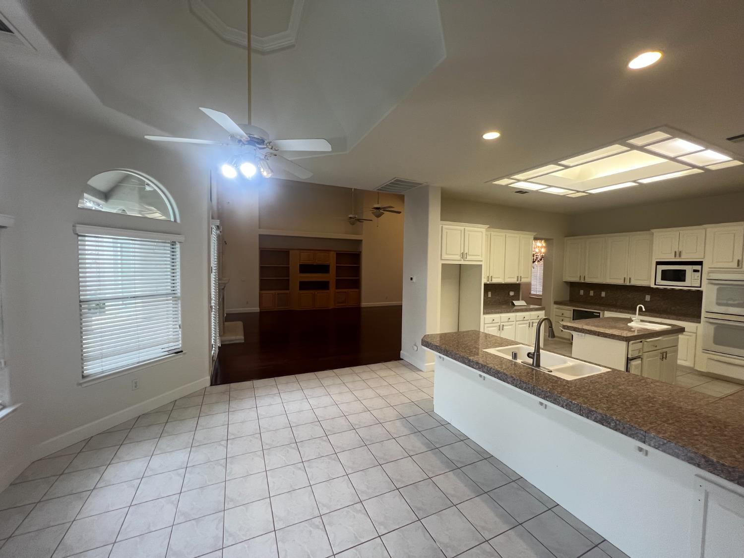 2563 W Fir Ave, Fresno, CA 93711