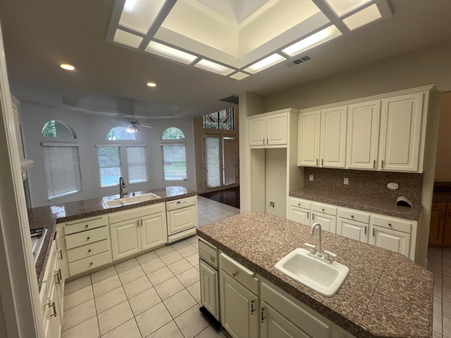 2563 W Fir Ave, Fresno, CA 93711