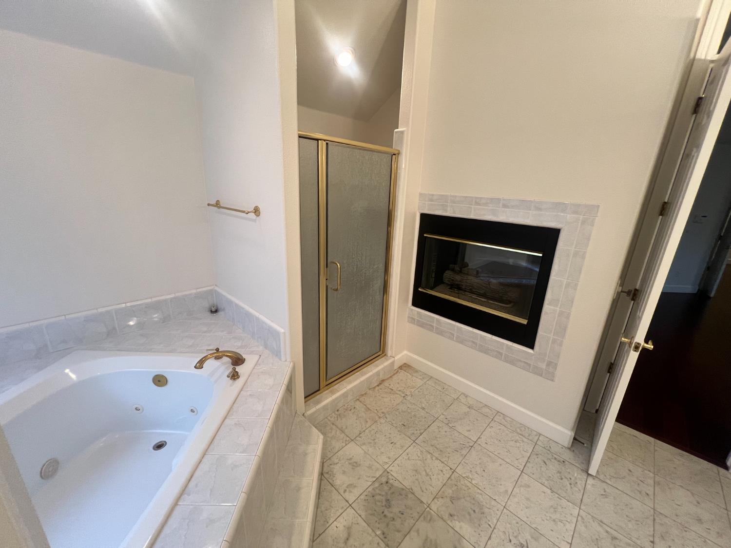 2563 W Fir Ave, Fresno, CA 93711