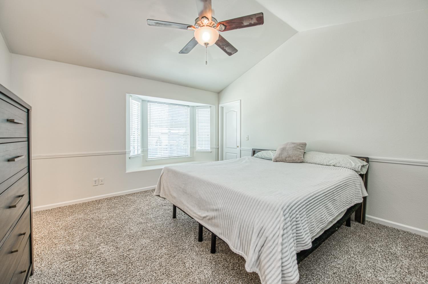 10183 N Backer Ave, Fresno, CA 93730