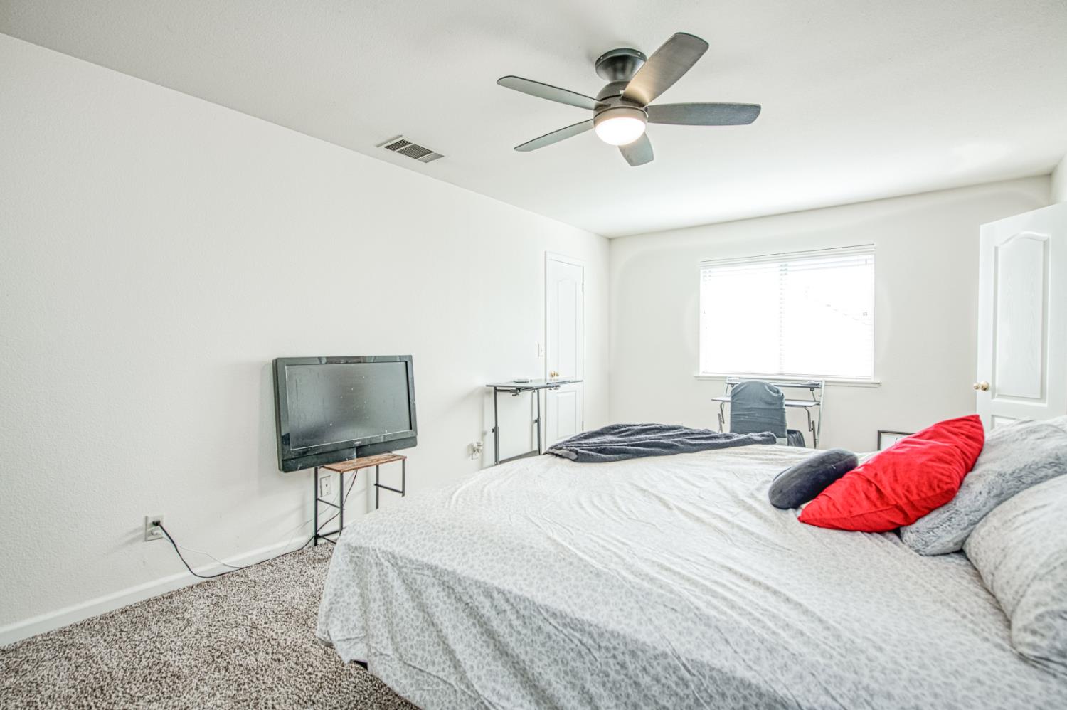 10183 N Backer Ave, Fresno, CA 93730