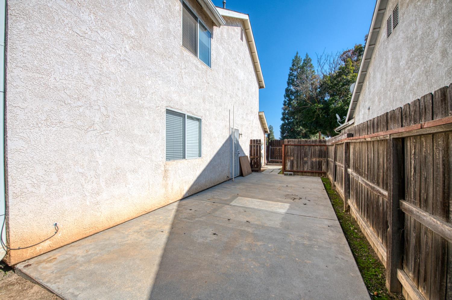 10183 N Backer Ave, Fresno, CA 93730