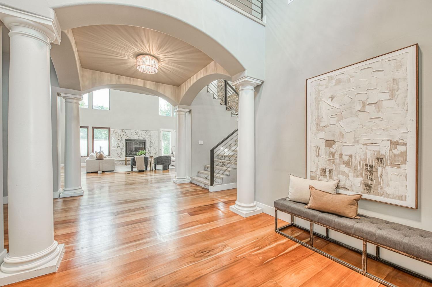 2283 E Sarazen Ave, Fresno, CA 93730