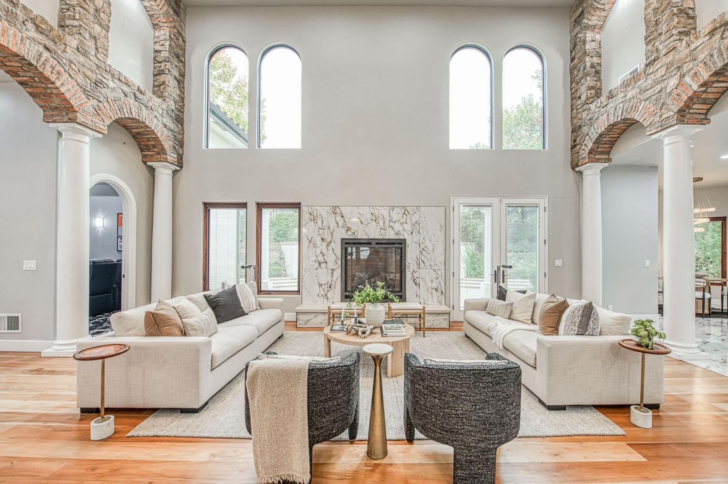 2283 E Sarazen Ave, Fresno, CA 93730