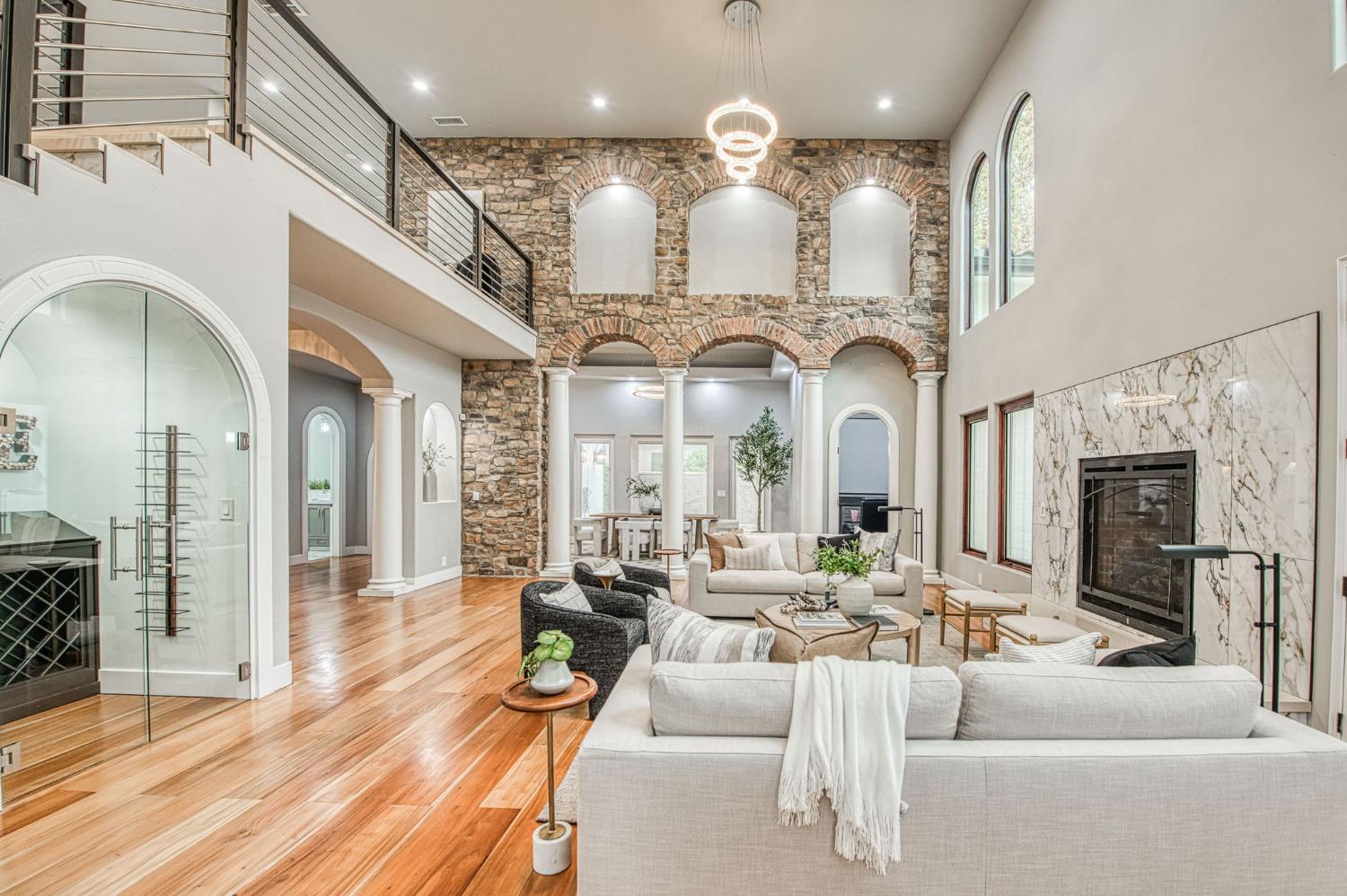 2283 E Sarazen Ave, Fresno, CA 93730