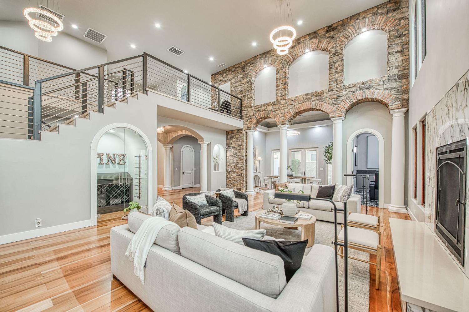 2283 E Sarazen Ave, Fresno, CA 93730