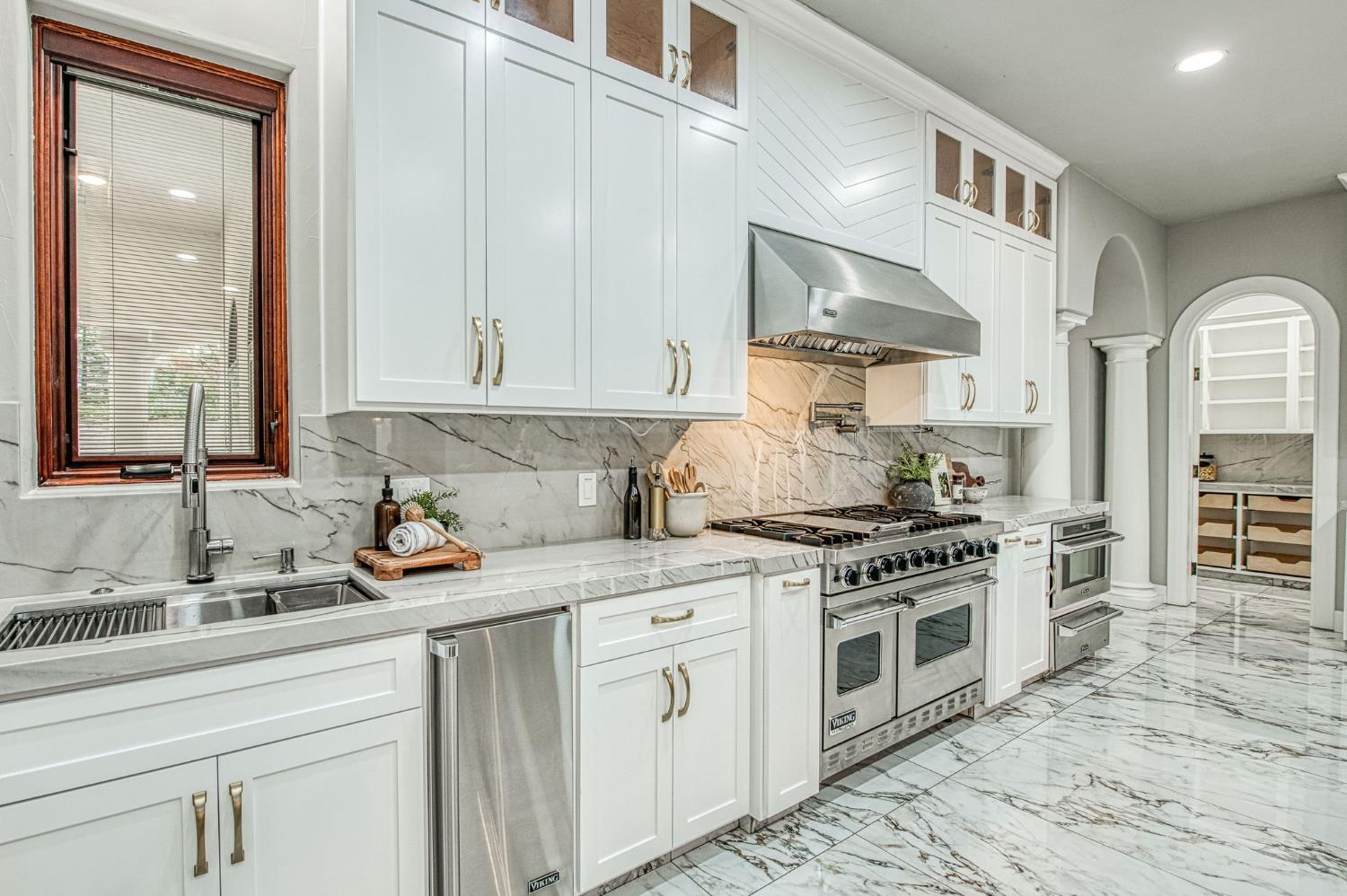 2283 E Sarazen Ave, Fresno, CA 93730