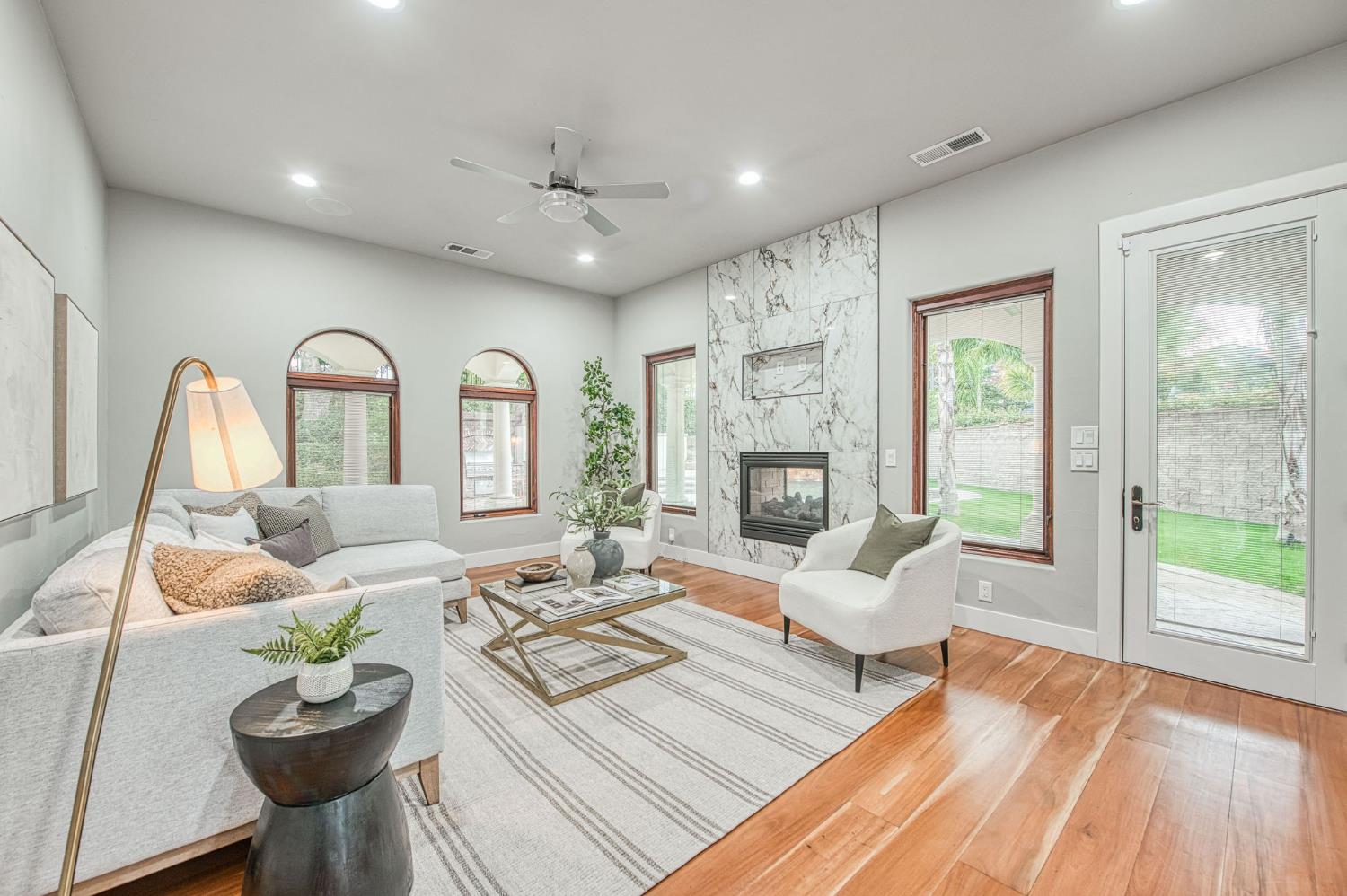 2283 E Sarazen Ave, Fresno, CA 93730