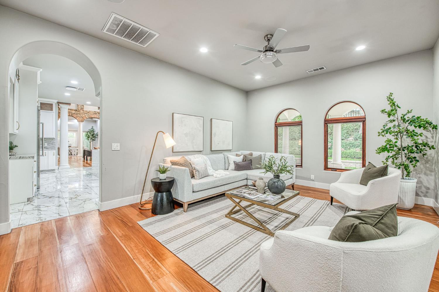 2283 E Sarazen Ave, Fresno, CA 93730