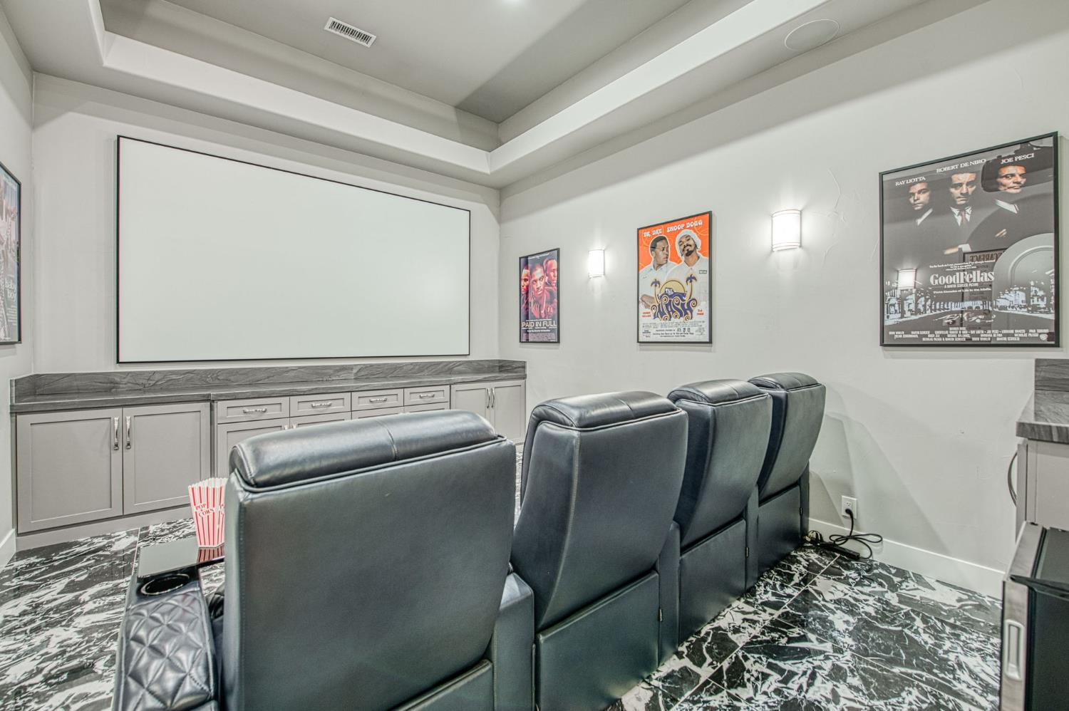 2283 E Sarazen Ave, Fresno, CA 93730