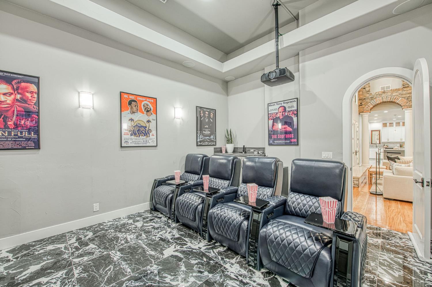 2283 E Sarazen Ave, Fresno, CA 93730