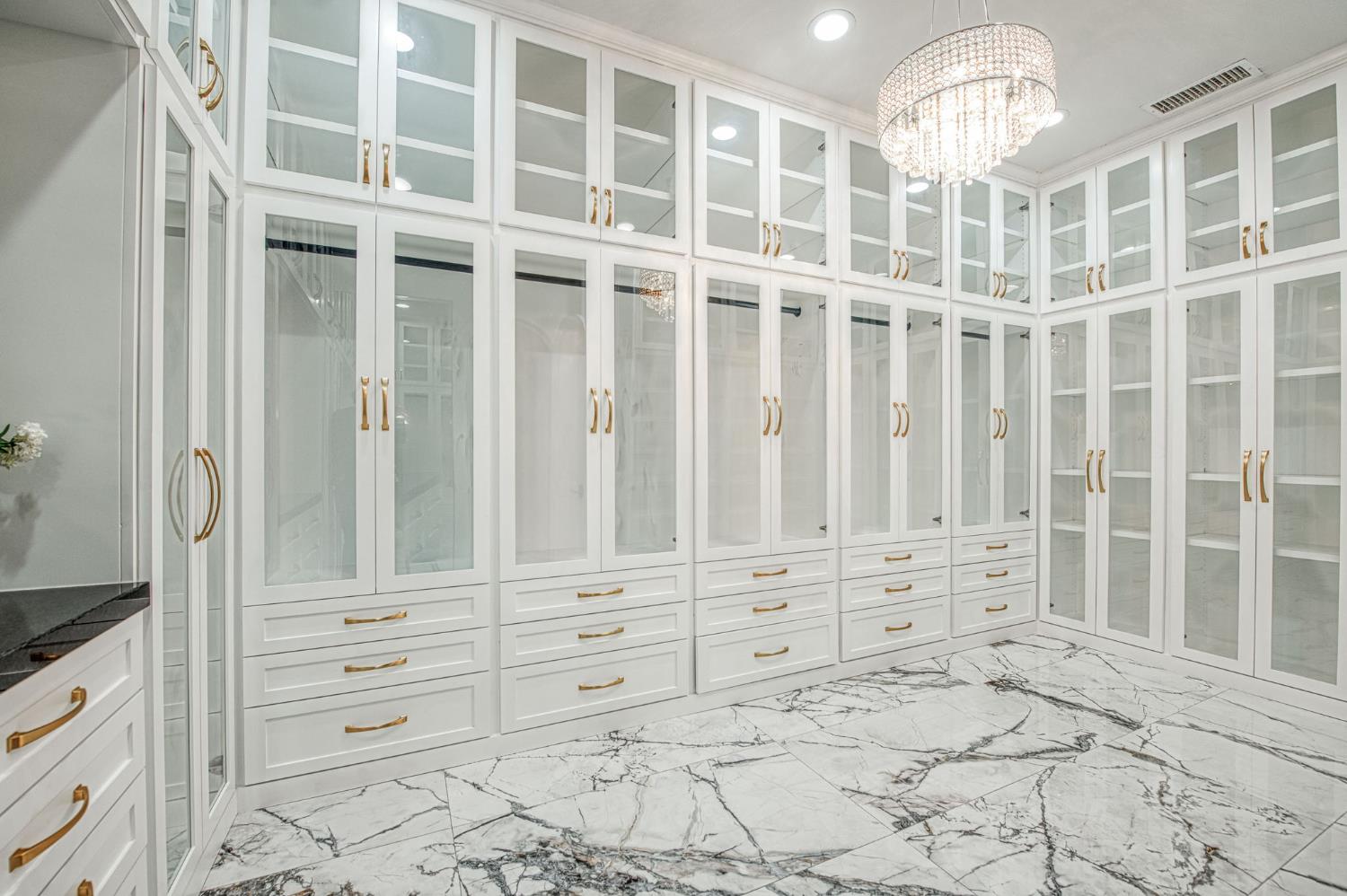 2283 E Sarazen Ave, Fresno, CA 93730