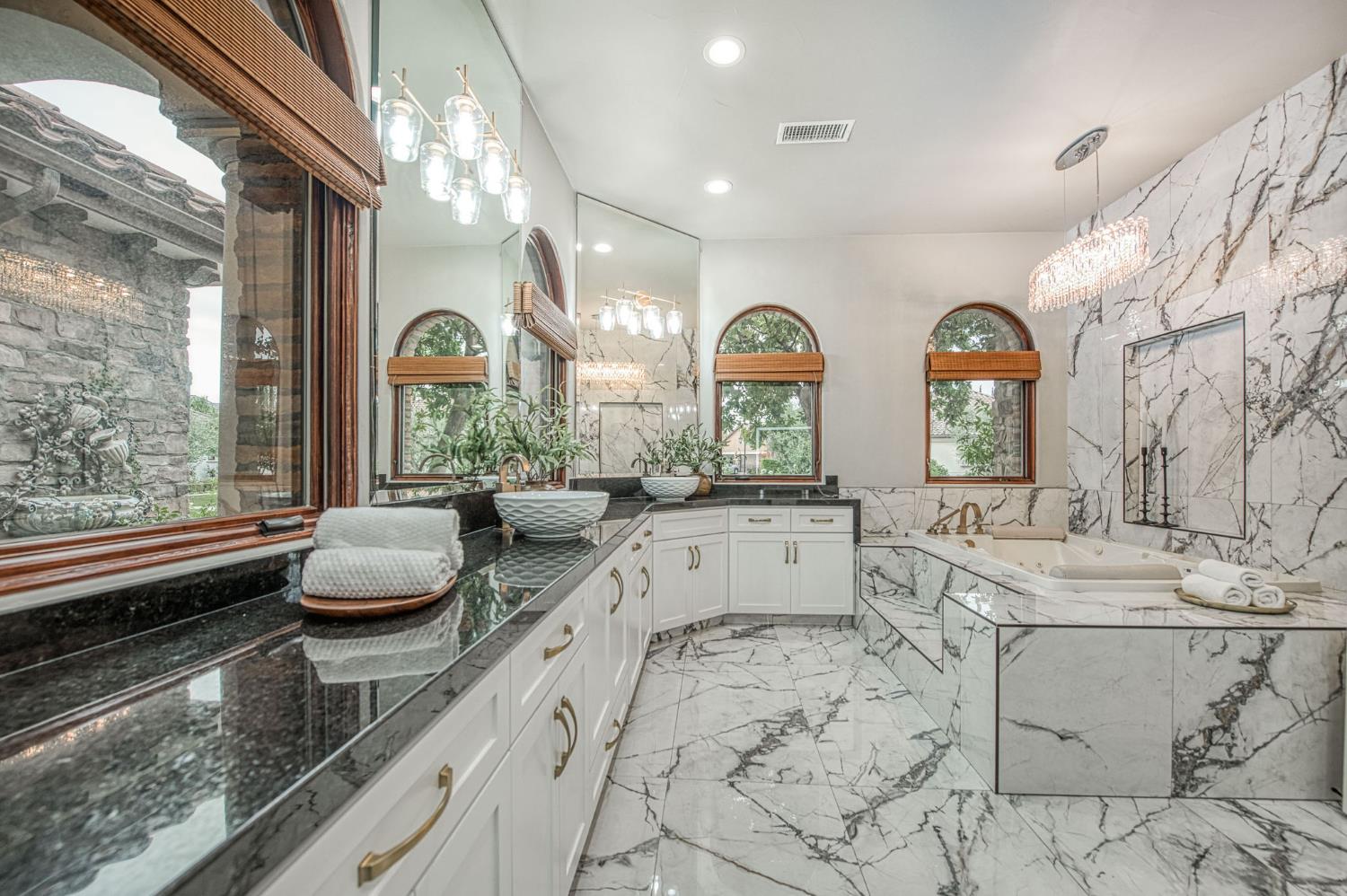 2283 E Sarazen Ave, Fresno, CA 93730