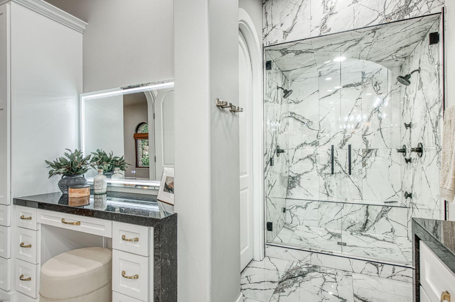 2283 E Sarazen Ave, Fresno, CA 93730