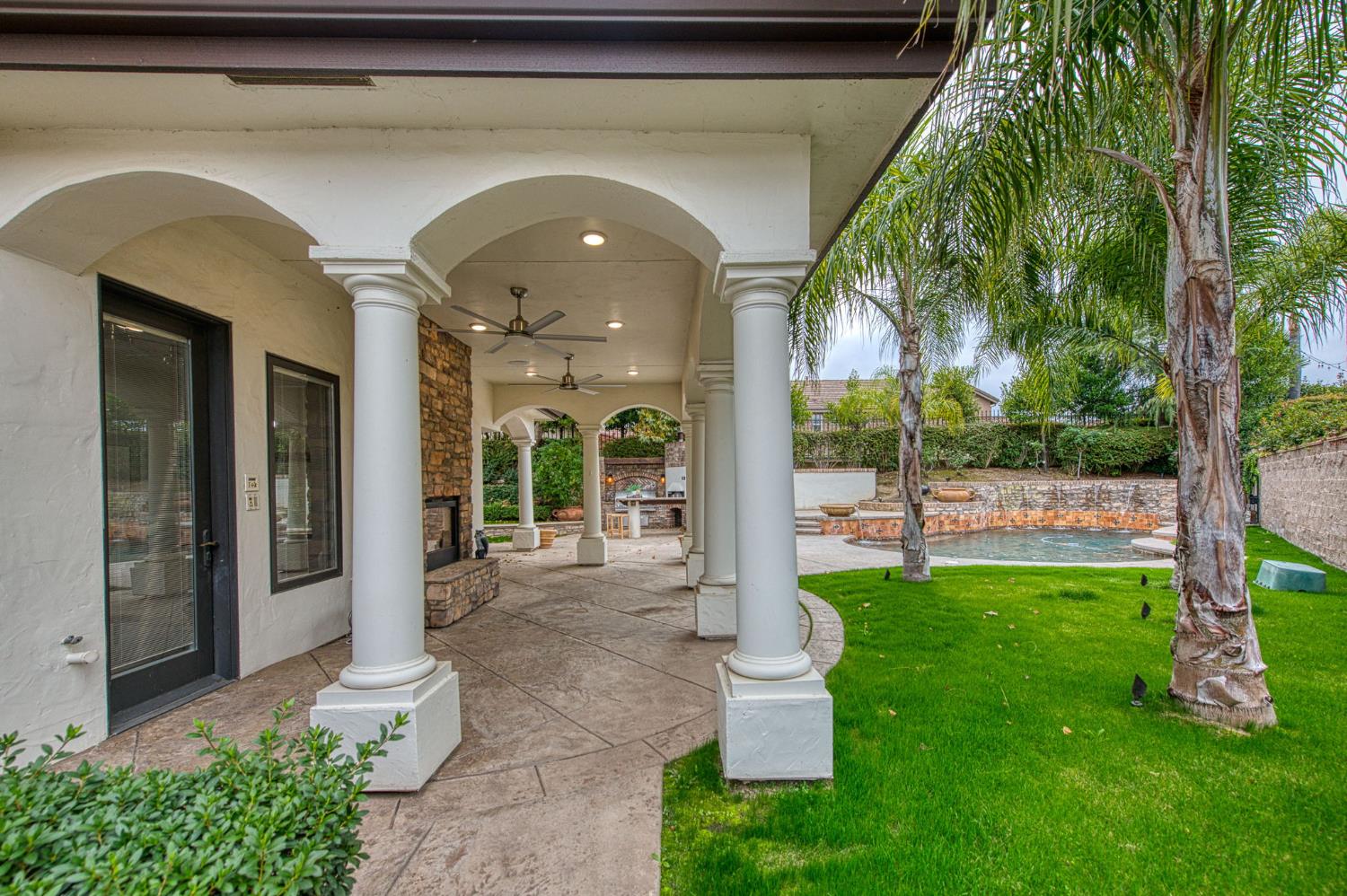 2283 E Sarazen Ave, Fresno, CA 93730