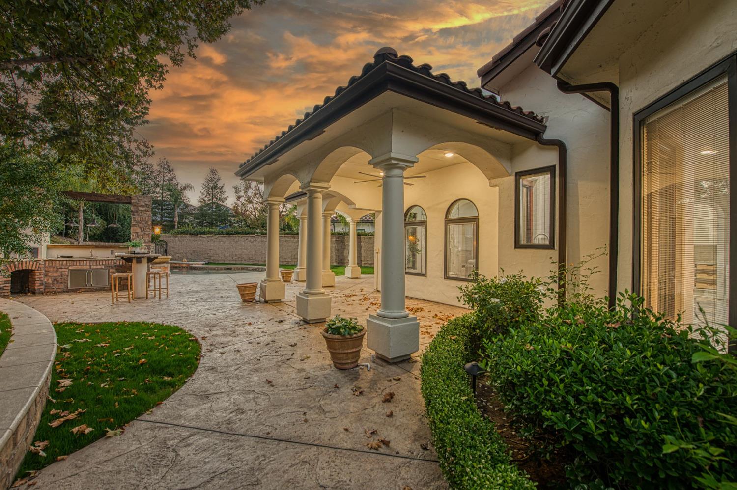 2283 E Sarazen Ave, Fresno, CA 93730