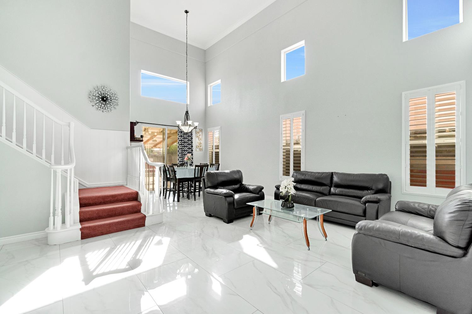 738 W Silvercrest Dr, Lindsay, CA 93247