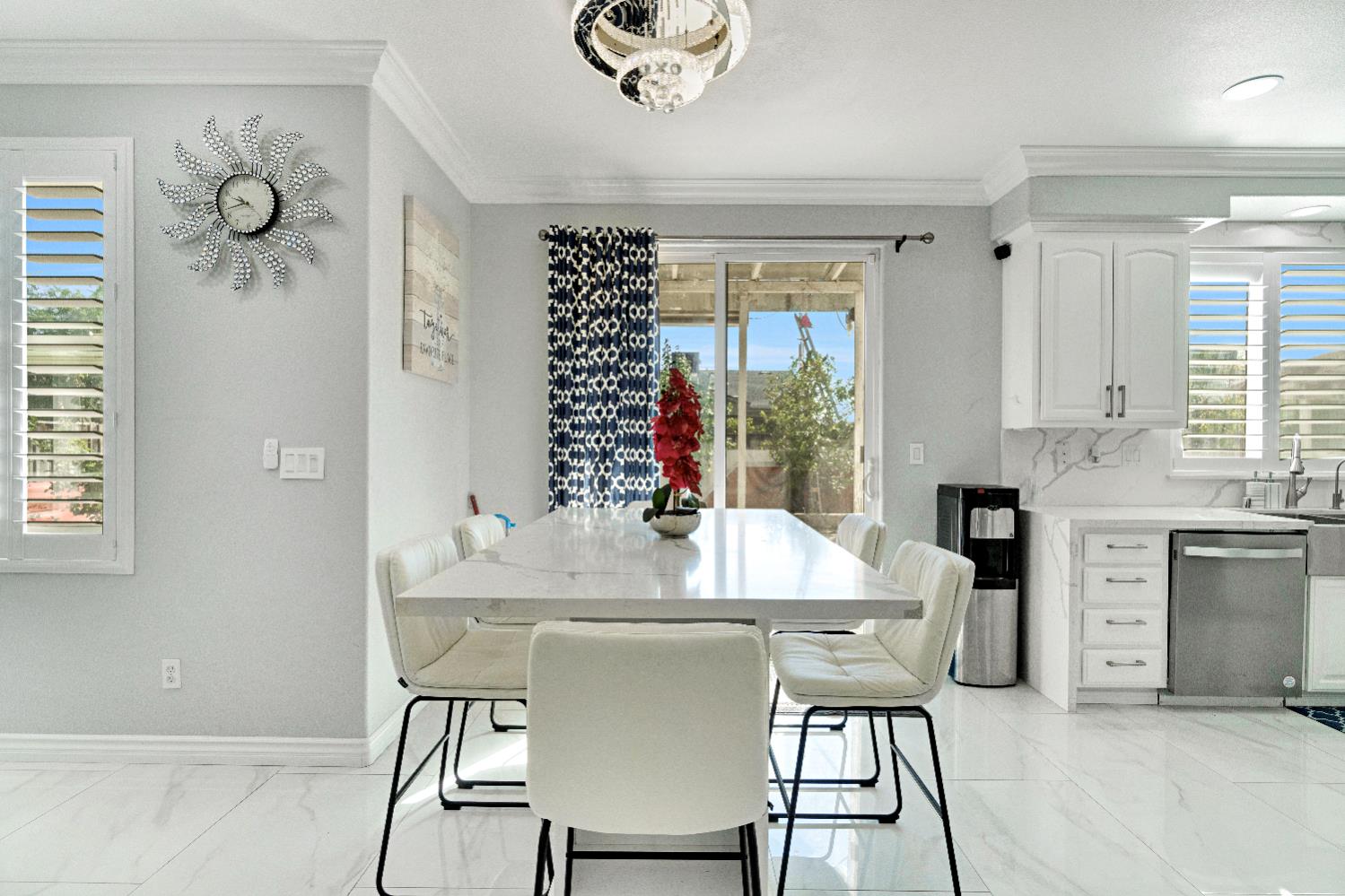 738 W Silvercrest Dr, Lindsay, CA 93247