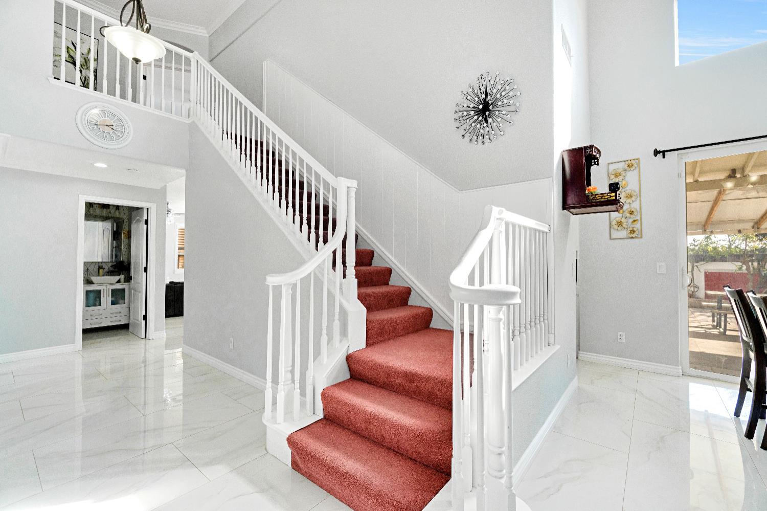 738 W Silvercrest Dr, Lindsay, CA 93247