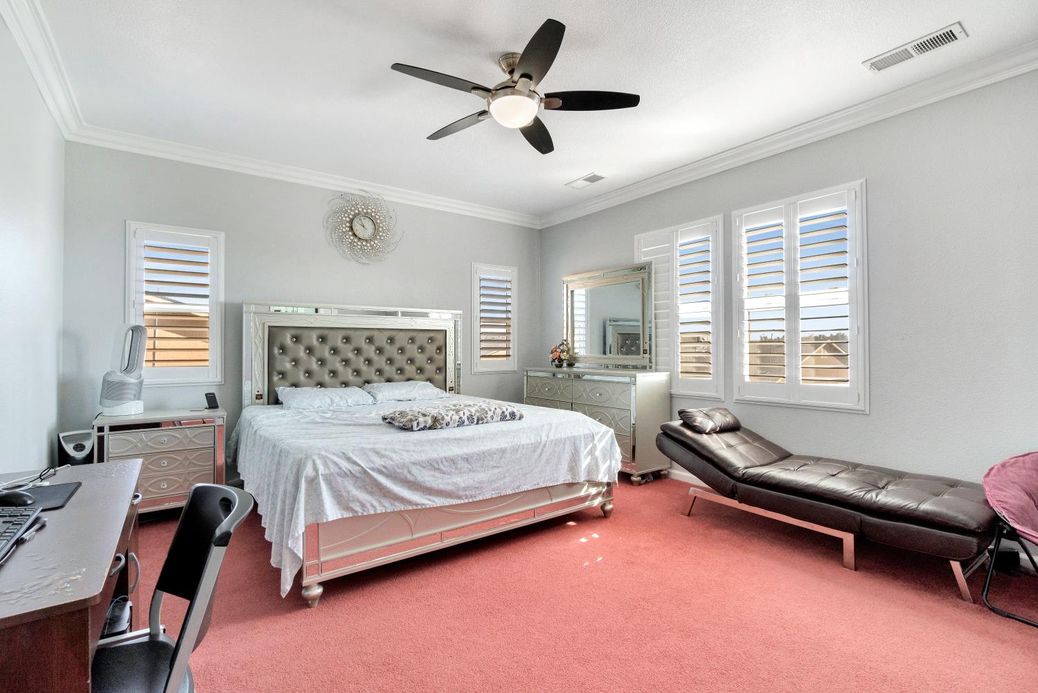 738 W Silvercrest Dr, Lindsay, CA 93247