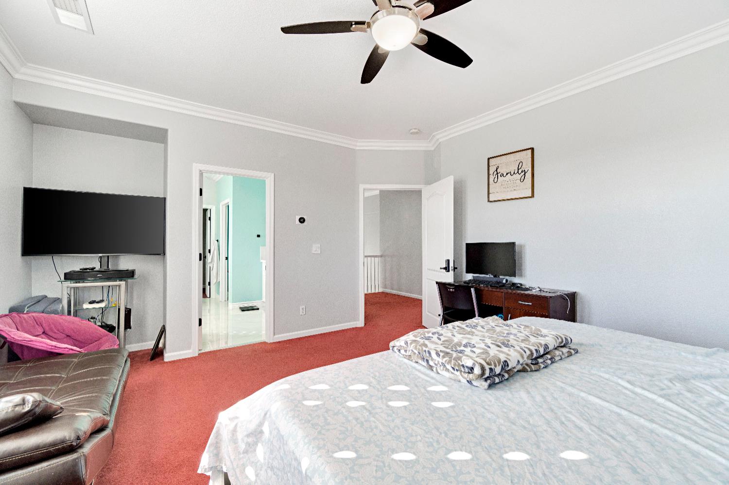 738 W Silvercrest Dr, Lindsay, CA 93247