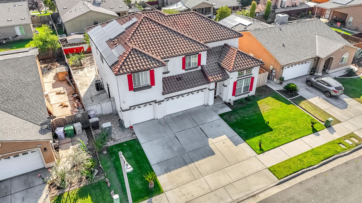 738 W Silvercrest Dr, Lindsay, CA 93247