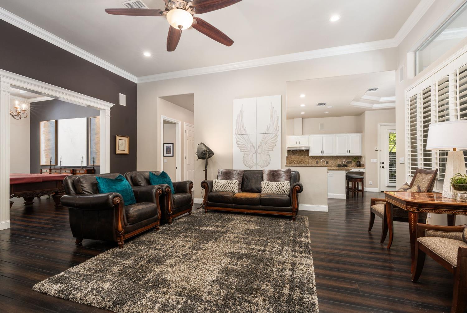 1353 E Saint James Cir, Fresno, CA 93720