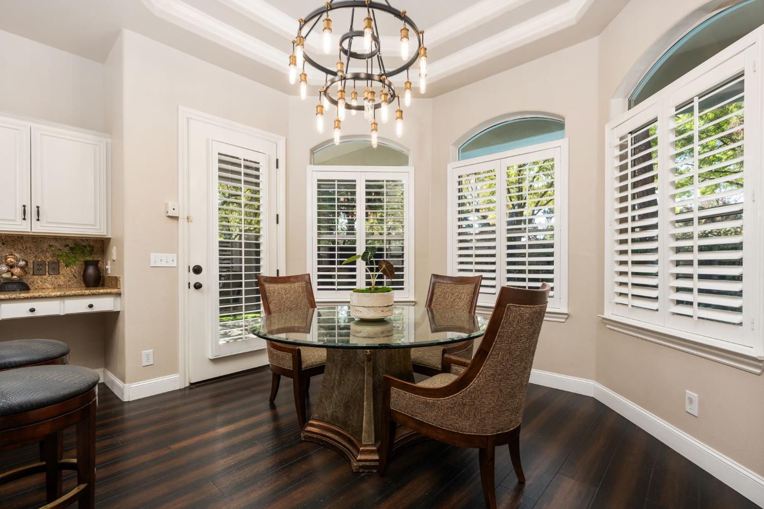 1353 E Saint James Cir, Fresno, CA 93720