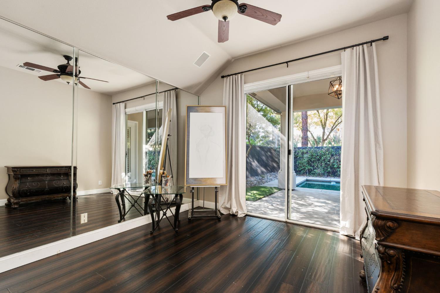 1353 E Saint James Cir, Fresno, CA 93720