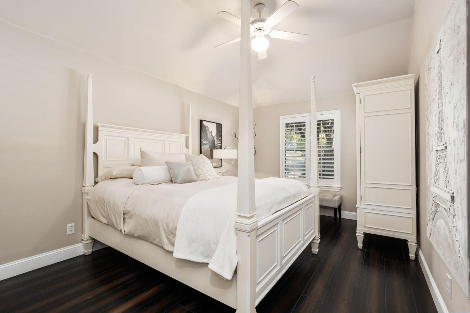 1353 E Saint James Cir, Fresno, CA 93720