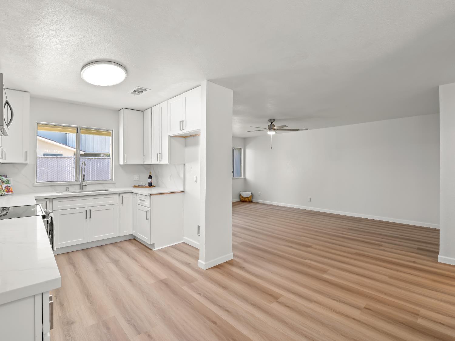 2012 N Laureen Ave, Fresno, CA 93703