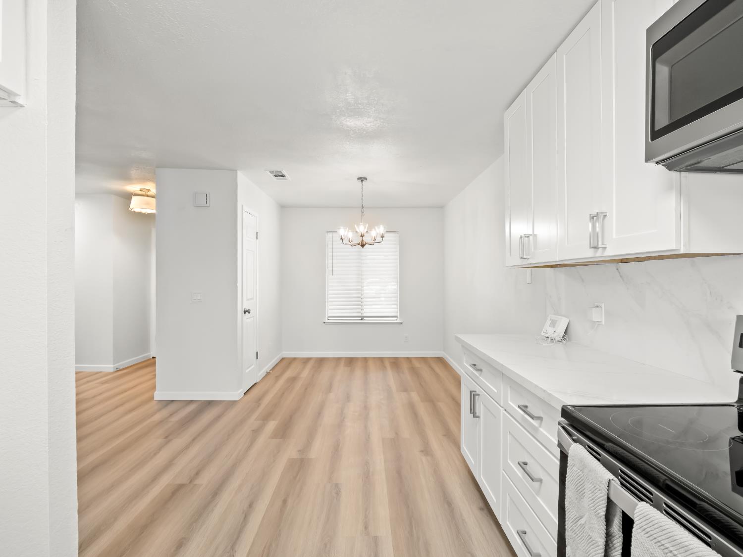 2012 N Laureen Ave, Fresno, CA 93703