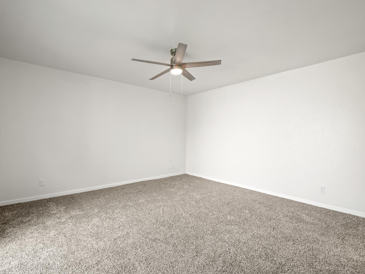 2012 N Laureen Ave, Fresno, CA 93703