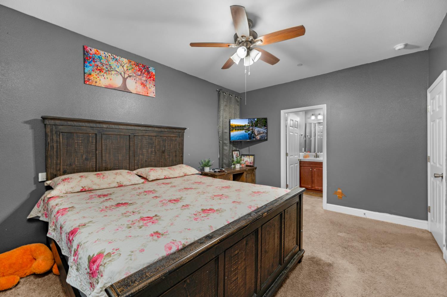 2302 N Jason Ave, Fresno, CA 93737